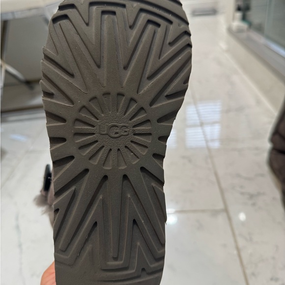 UGG Bailey Button Triplet II Boot - Picture 6 of 12